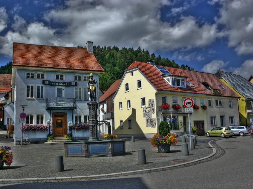 Hechtplatz mit Brunnen